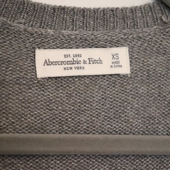 Abercrombie & Fitch | Grey Cardigan | 009 - Picture 4 of 5
